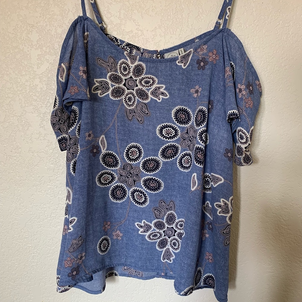 Paper crane blue floral blouse